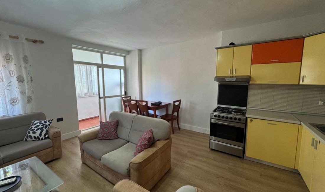 Shtepi me qera Apartament ne Tirane, 1+1, Mobilimi E mobiluar, Pagesa 500  Euro.
