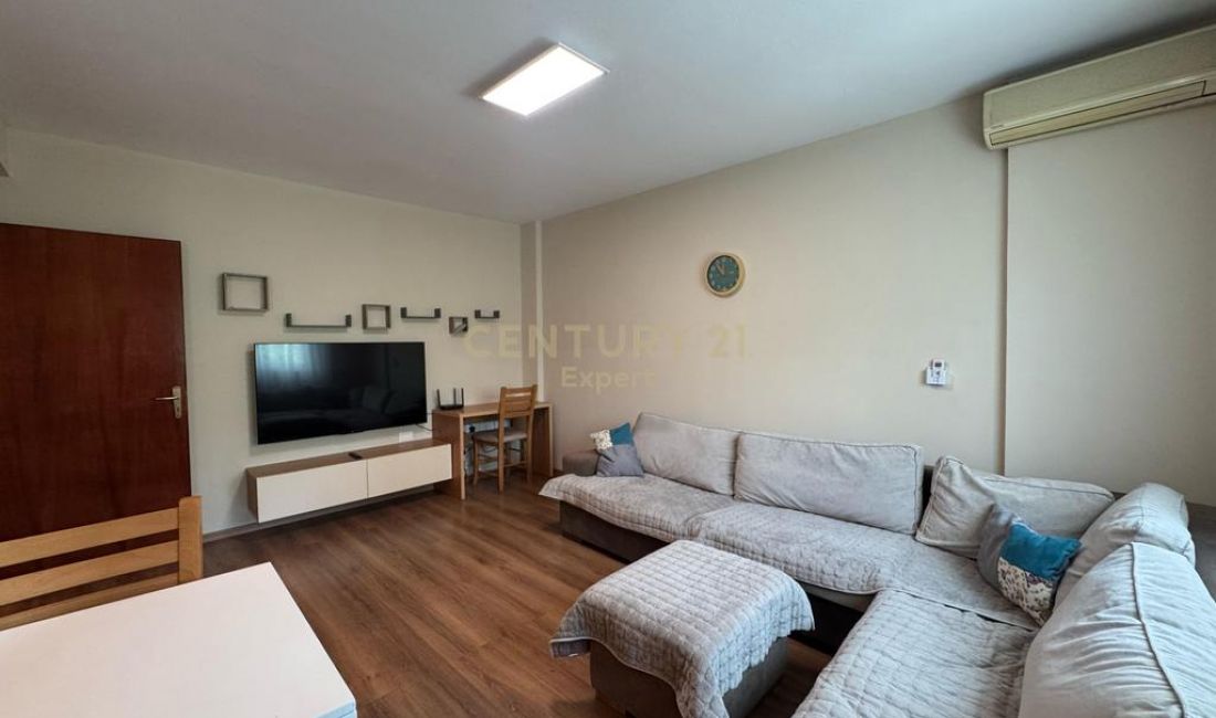 Shtepi me qera Apartament ne Tirane, 1+1, Mobilimi E mobiluar, Pagesa 550  Euro.