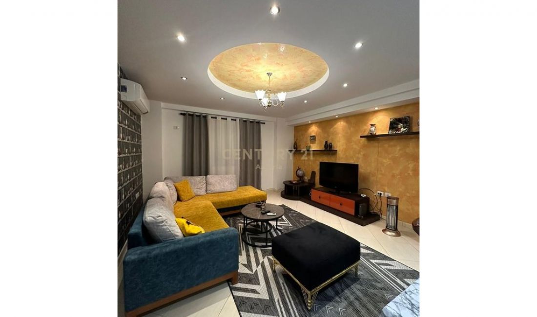 Shtepi ne shitje Apartament ne Tirane, 2+1, Mobilimi E mobiluar, Pagesa 290,000  Euro.