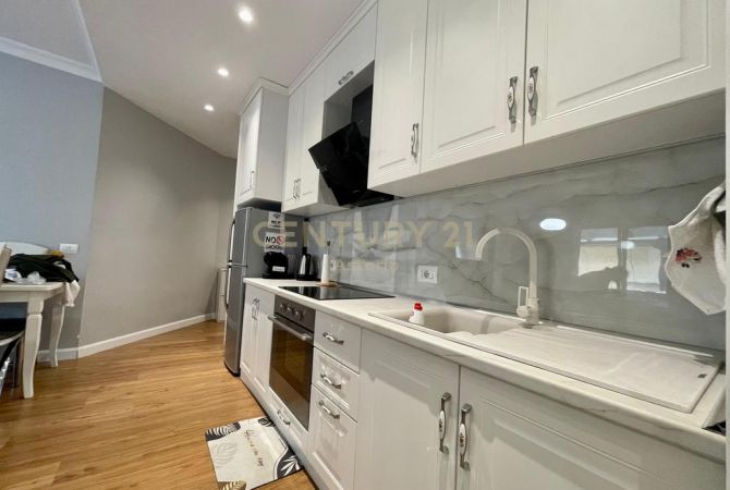 Shtepi me qera Apartament ne Tirane, 1+1, Mobilimi E mobiluar, Pagesa 900  Euro.