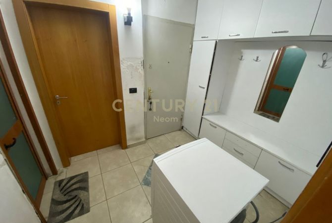 Shtepi ne shitje Apartament ne Tirane, 1+1, Mobilimi E mobiluar, Pagesa 85,000  Euro.
