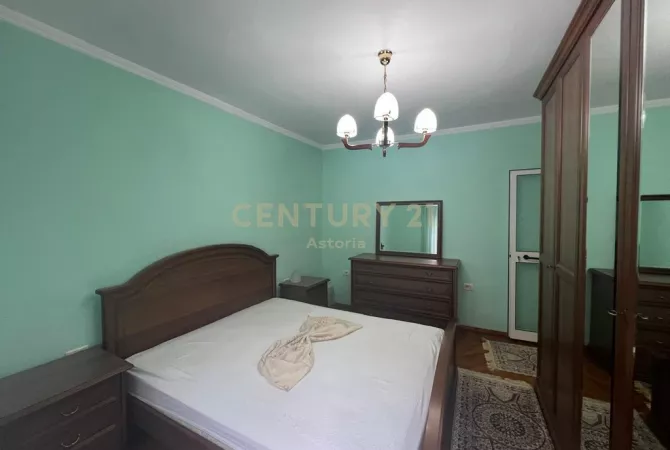 Shtepi me qera Apartament ne Tirane, 2+1, Mobilimi E mobiluar, Pagesa 550  Euro.