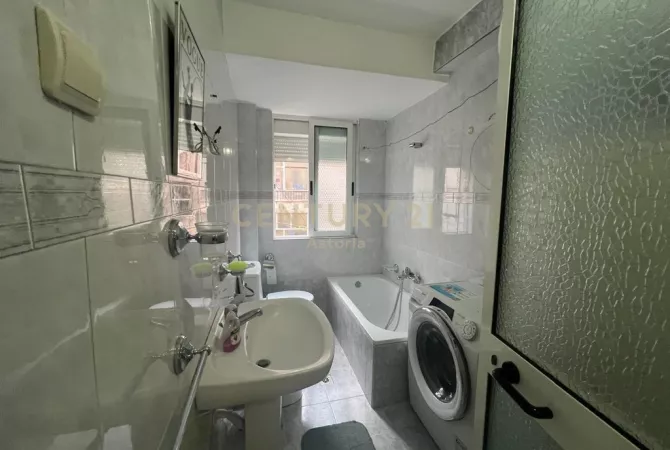 Shtepi me qera Apartament ne Tirane, 2+1, Mobilimi E mobiluar, Pagesa 550  Euro.