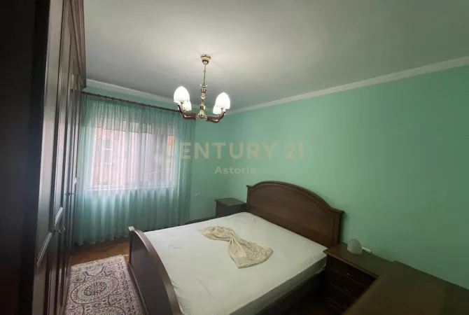 Shtepi me qera Apartament ne Tirane, 2+1, Mobilimi E mobiluar, Pagesa 550  Euro.
