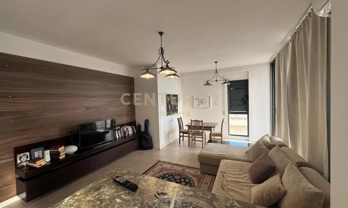 Shtepi ne shitje Apartament ne Tirane, 2+1, Mobilimi E mobiluar, Pagesa 149,000  Euro.