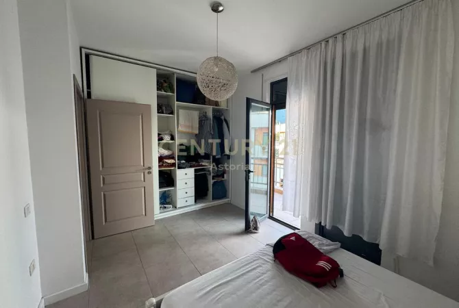 Shtepi ne shitje Apartament ne Tirane, 2+1, Mobilimi E mobiluar, Pagesa 149,000  Euro.