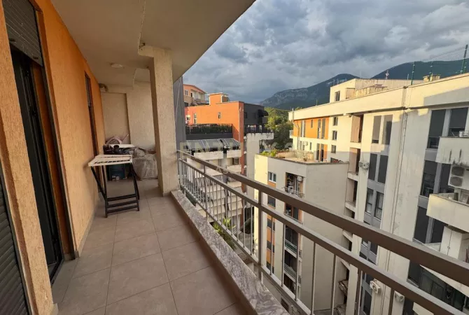 Shtepi ne shitje Apartament ne Tirane, 2+1, Mobilimi E mobiluar, Pagesa 149,000  Euro.