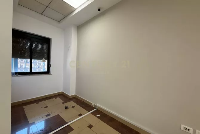 Business Property for Rent 3+1 in Tirana - 850 Euro