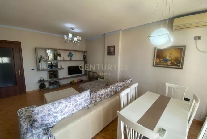 Shtepi me qera Apartament ne Tirane, 2+1, Mobilimi E mobiluar, Pagesa 450  Euro.