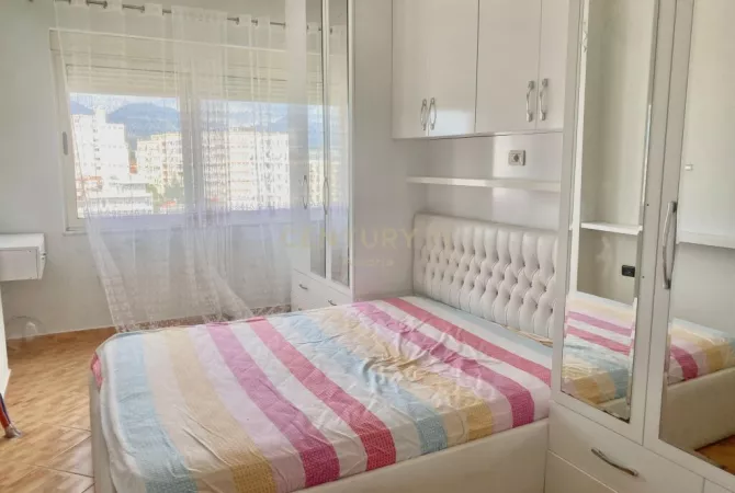Shtepi me qera Apartament ne Tirane, 2+1, Mobilimi E mobiluar, Pagesa 450  Euro.