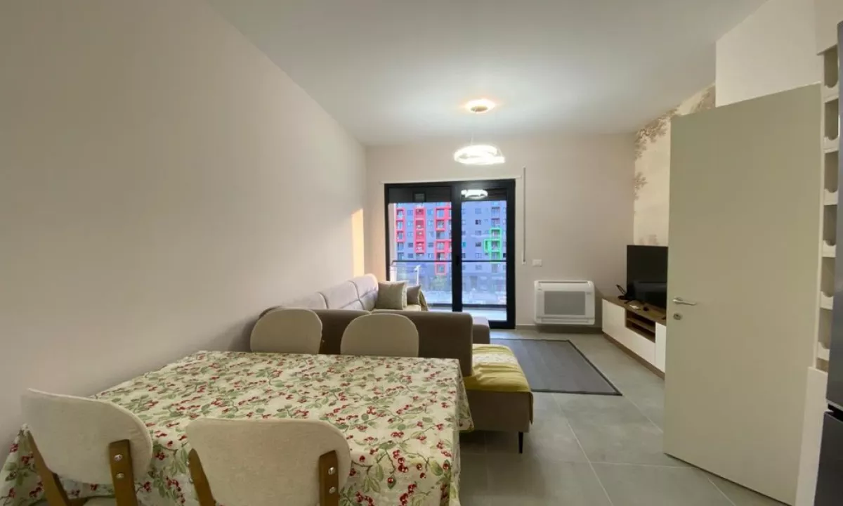 Appartamento in affitto a Tirana 2+1, Arredato