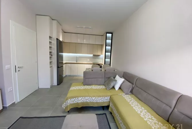 Appartamento in affitto a Tirana 2+1, Arredato