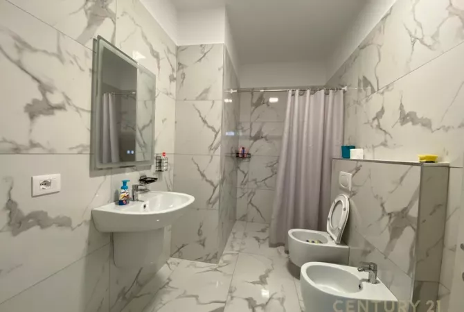 Appartamento in affitto a Tirana 2+1, Arredato