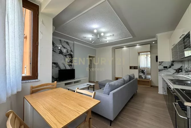 JAPIM ME QIRA APARTAMENT 2+1 TEK FUSHA AVIACIONIT 