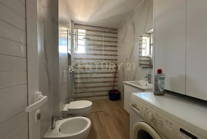 Shtepi me qera Apartament ne Tirane, 2+1, Mobilimi E mobiluar, Pagesa 600  Euro.