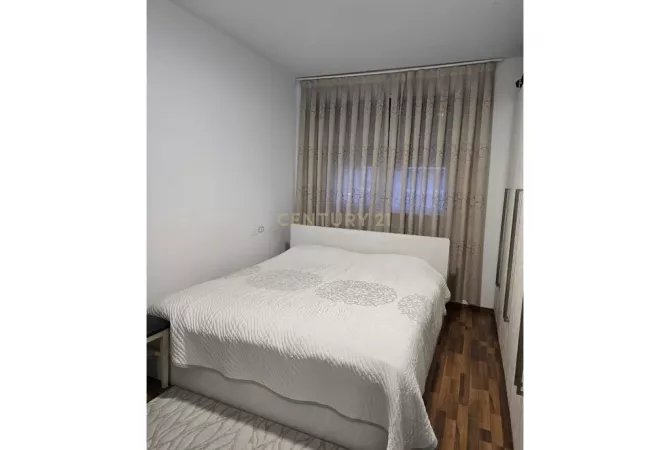 Shtepi me qera Apartament ne Tirane, 2+1, Mobilimi E mobiluar, Pagesa 800  Euro.
