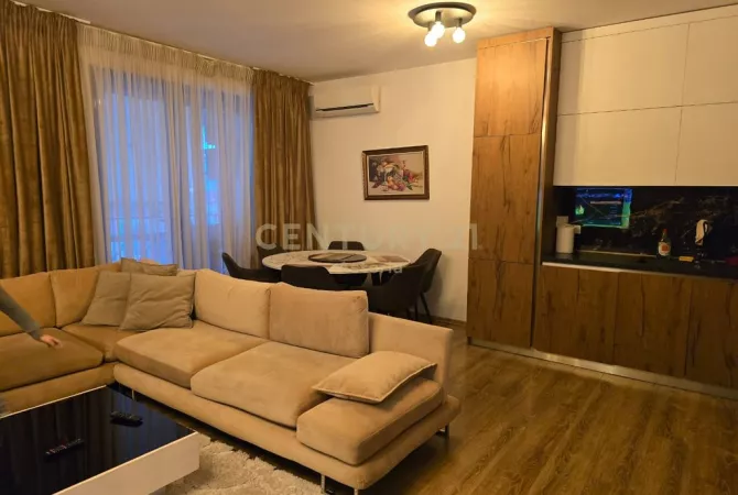 Shtepi me qera Apartament ne Tirane, 2+1, Mobilimi E mobiluar, Pagesa 800  Euro.