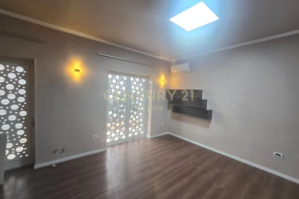 Appartamento in affitto a Tirana 2+1, Vuoto