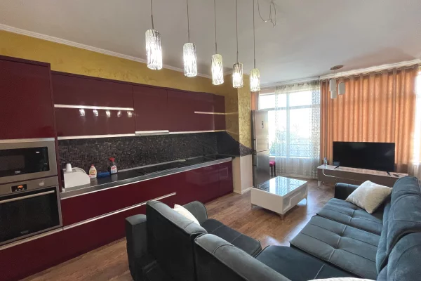 Shtepi me qera 2+1 ne Tirane - 450 Euro