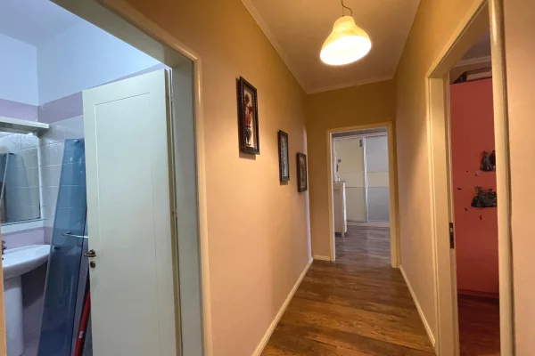 Shtepi me qera Apartament ne Tirane, 2+1, Mobilimi E mobiluar, Pagesa 450  Euro.