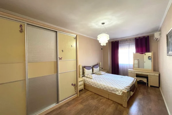 Shtepi me qera Apartament ne Tirane, 2+1, Mobilimi E mobiluar, Pagesa 450  Euro.