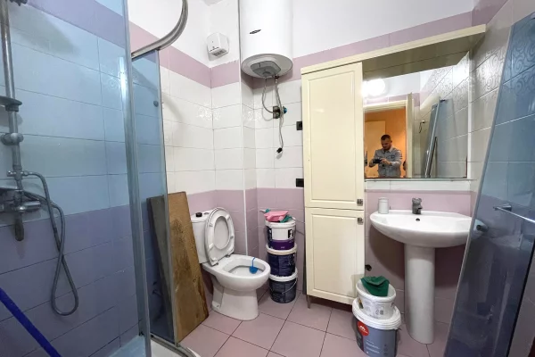 Shtepi me qera Apartament ne Tirane, 2+1, Mobilimi E mobiluar, Pagesa 450  Euro.