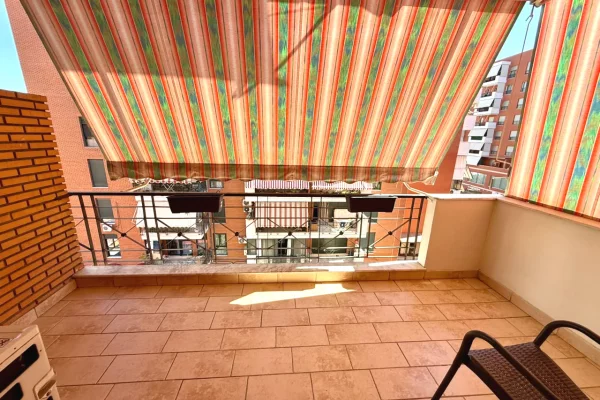 Shtepi me qera Apartament ne Tirane, 2+1, Mobilimi E mobiluar, Pagesa 90,000  Leke.