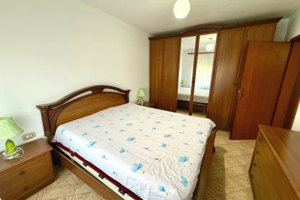 Shtepi me qera Apartament ne Tirane, 1+1, Mobilimi E mobiluar, Pagesa 35,000  Leke.