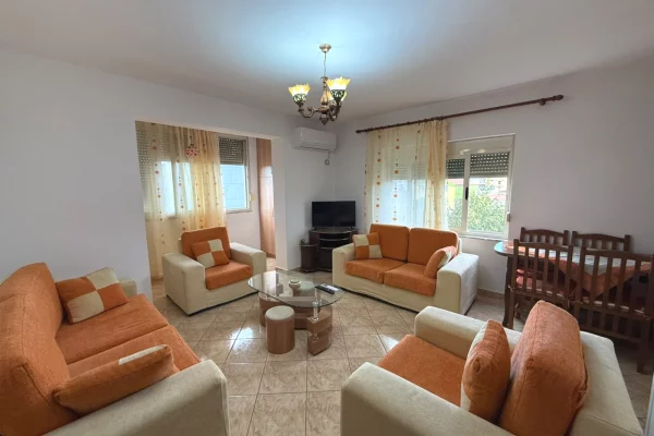 Shtepi me qera 1+1 ne Tirane - 35,000 Leke