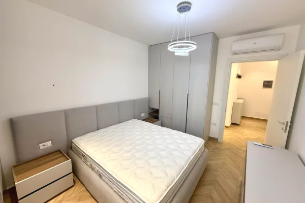 Shtepi me qera Apartament ne Tirane, 1+1, Mobilimi E mobiluar, Pagesa 600  Euro.