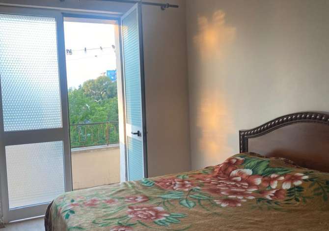 Ambient biznesi me qera 3+1 ne Tirane - 400 Euro