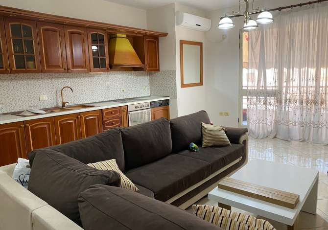 Ambient biznesi me qera 5+1 ne Tirane - 450 Euro