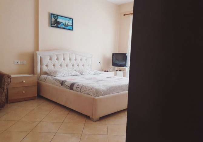 Ambient biznesi me qera 5+1 ne Tirane - 500 Euro