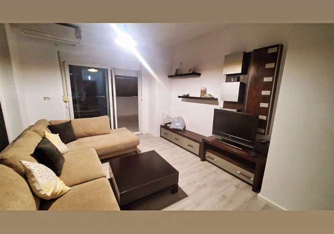 JEPET ME QIRA APARTAMENT 1+1+verande 📍Adresa: Rruga e Dibres