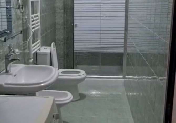 jepet hyrje me qira 1+1. Bulevardi Zogu i Pare.