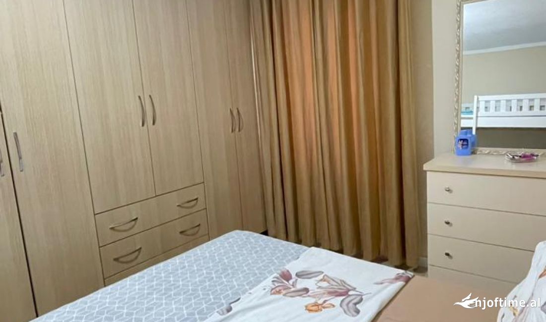 JEPET ME QIRA Hyrje 1+1  400euro,ne Vile private