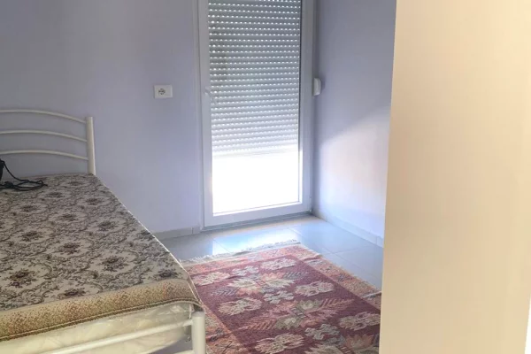 Shtepi me qera Apartament ne Tirane, 2+1, Mobilimi E mobiluar, Pagesa 38,000  Leke.