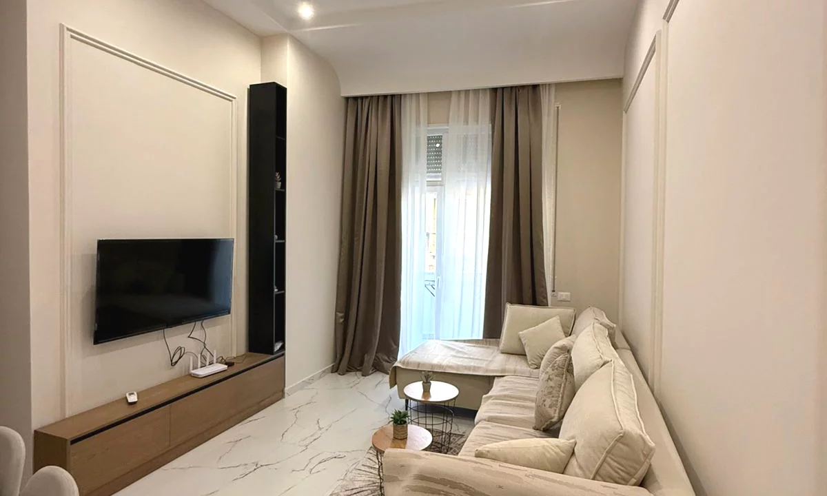 Shtepi me qera Apartament ne Tirane, 2+1, Mobilimi E mobiluar, Pagesa 1,199  Euro.