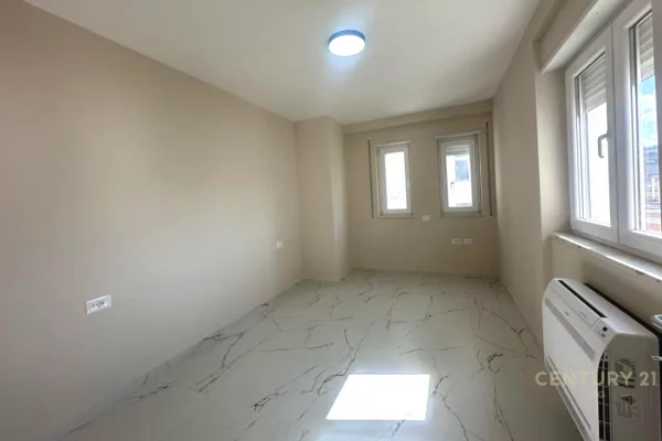 Shtepi me qera Apartament ne Tirane, 1+1, Mobilimi Bosh, pa mobiluar, Pagesa 90,000  Leke.