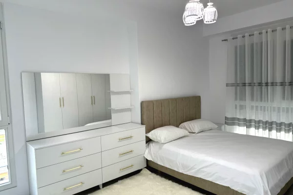 Shtepi me qera Apartament ne Tirane, 2+1, Mobilimi E mobiluar, Pagesa 599  Euro.