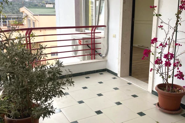 Shtepi me qera Apartament ne Tirane, 2+1, Mobilimi E mobiluar, Pagesa 750  Euro.