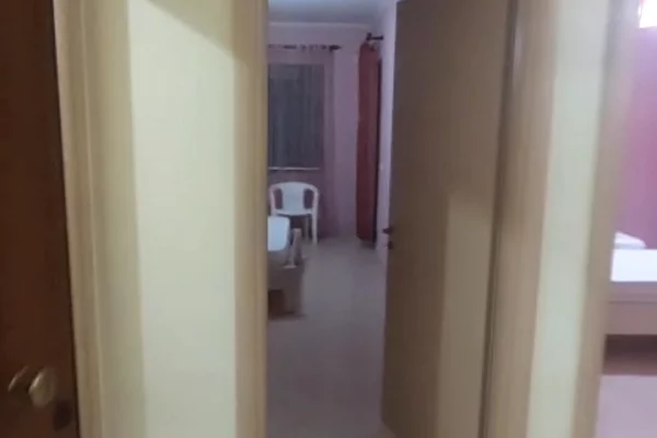 Shtepi me qera Apartament ne Tirane, 2+1, Mobilimi E mobiluar, Pagesa 500  Euro.