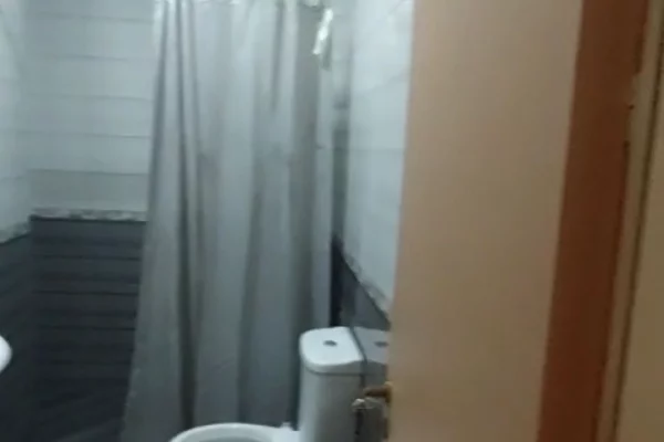 Shtepi me qera Apartament ne Tirane, 2+1, Mobilimi E mobiluar, Pagesa 500  Euro.