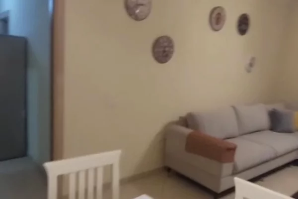 Shtepi me qera Apartament ne Tirane, 2+1, Mobilimi E mobiluar, Pagesa 500  Euro.