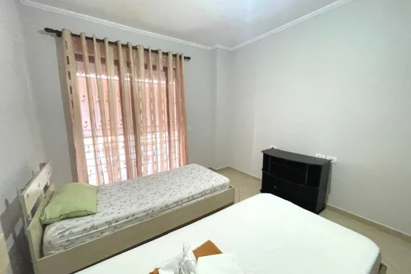 Shtepi me qera Apartament ne Tirane, 2+1, Mobilimi E mobiluar, Pagesa 500  Euro.