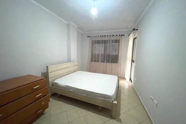 Shtepi me qera Apartament ne Tirane, 2+1, Mobilimi E mobiluar, Pagesa 500  Euro.