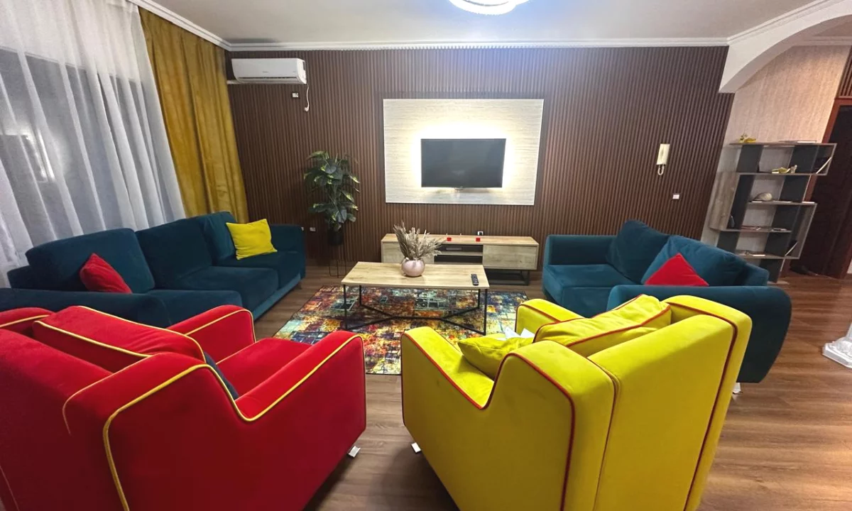 Shtepi me qera Apartament ne Tirane, 2+1, Mobilimi E mobiluar, Pagesa 799  Euro.