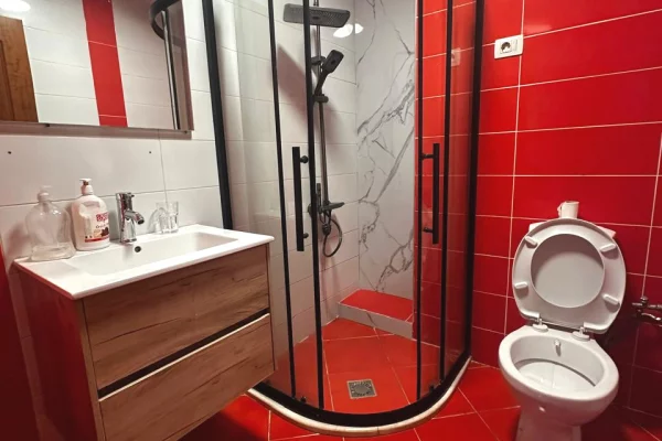 Shtepi me qera Apartament ne Tirane, 2+1, Mobilimi E mobiluar, Pagesa 799  Euro.