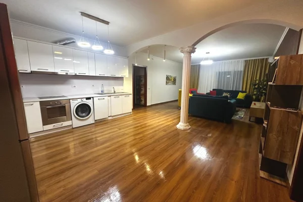 Shtepi me qera Apartament ne Tirane, 2+1, Mobilimi E mobiluar, Pagesa 799  Euro.