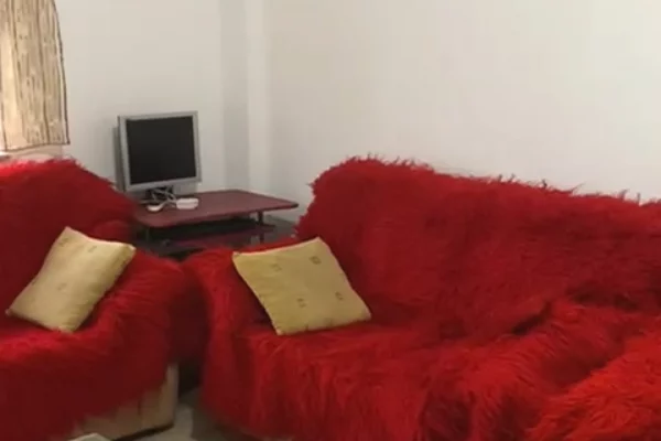 Jepet me qera 2+1 mobiluar ashensor Dritan Hoxha 450 eu